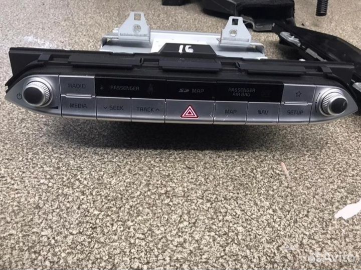 Блок управления магнитолой Kia Stinger 1 3.3 2021