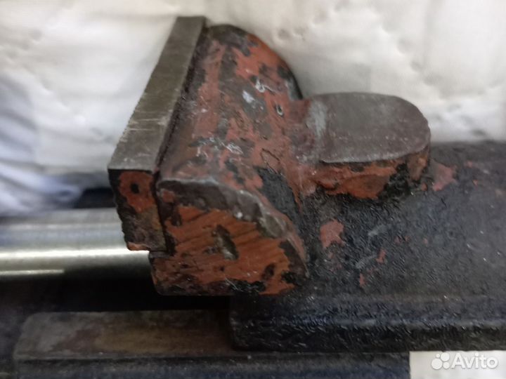 Тиски слесарные настольные СССР