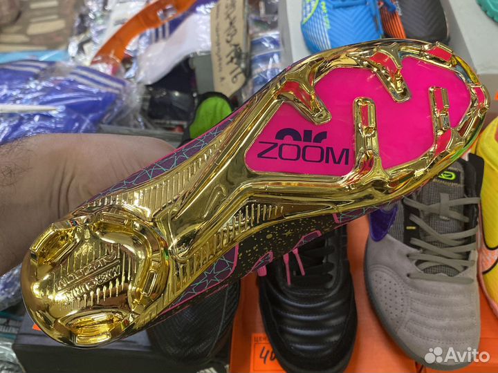 Футбольные бутсы nike