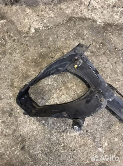 Мерседес мл 164 ML GL x164 правая часть телевизора