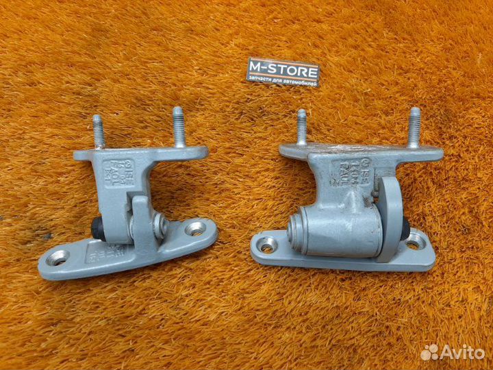 Петля двери передняя левая Mercedes-Benz E-Class