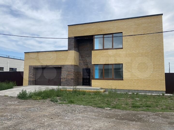 Коттедж 238 м² на участке 10 сот.