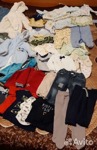 2 коробки одежды для малыша