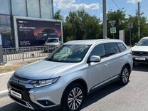 Mitsubishi Outlander 2.0 CVT, 2019, 23 000 км, с пробегом, цена 2 500 000 руб.