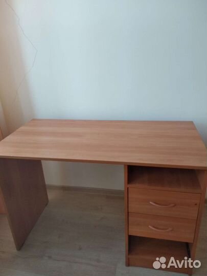 Письменный стол