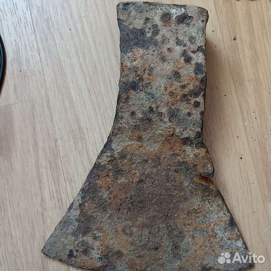 Топор старинный
