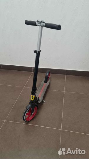 Самокат взрослый ferrari