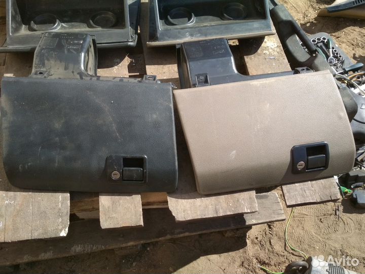 Продам бардачок в сборе на саманд