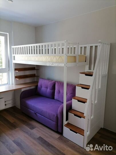Кровать чердак с лестницей комодом