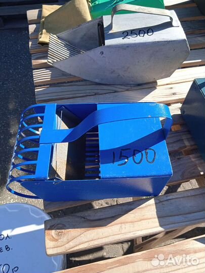 Совок для сбора ягод