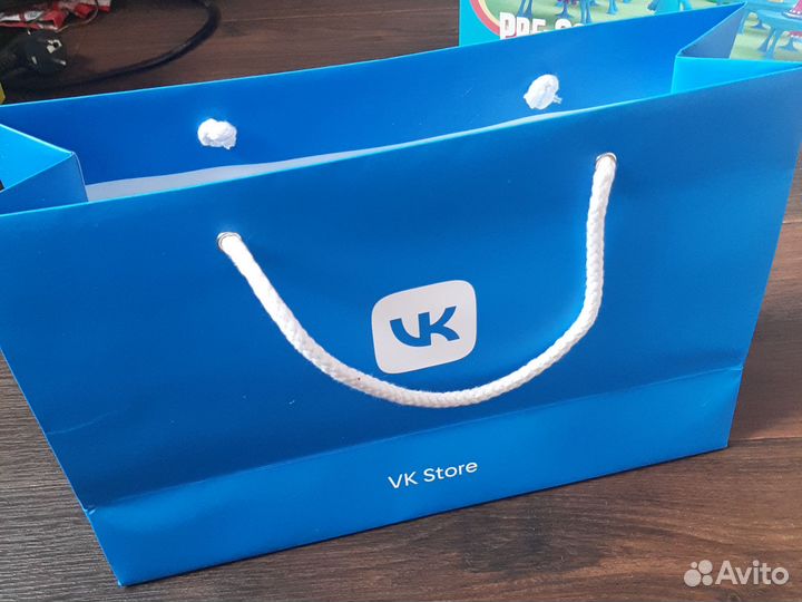Разная упаковка: коробка лфз, пакет vk store