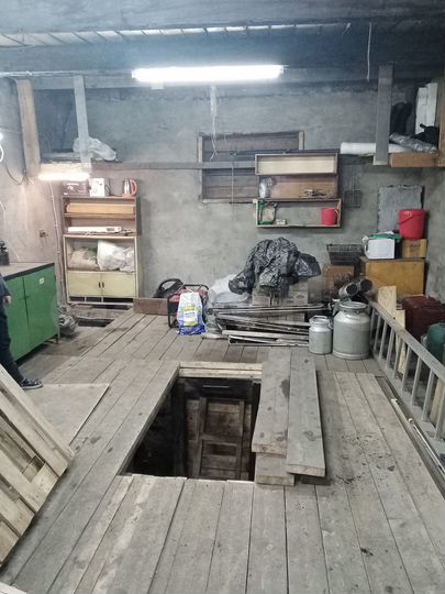 Гараж, > 30 м²