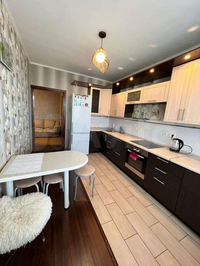 2-к. квартира, 60 м², 4/9 эт.