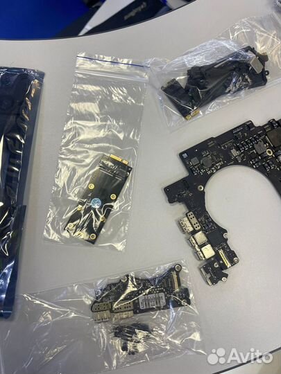 MacBook Pro (Retina, 15-inch, Early 2013) на запча