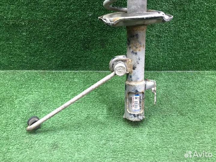 Амортизатор передний правый Toyota Rav4 2.0 2014