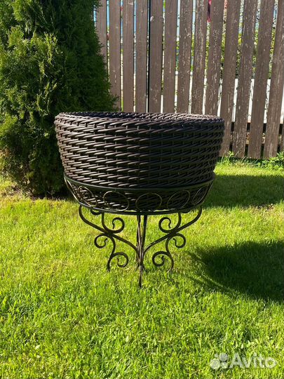 Подставка для кашпо