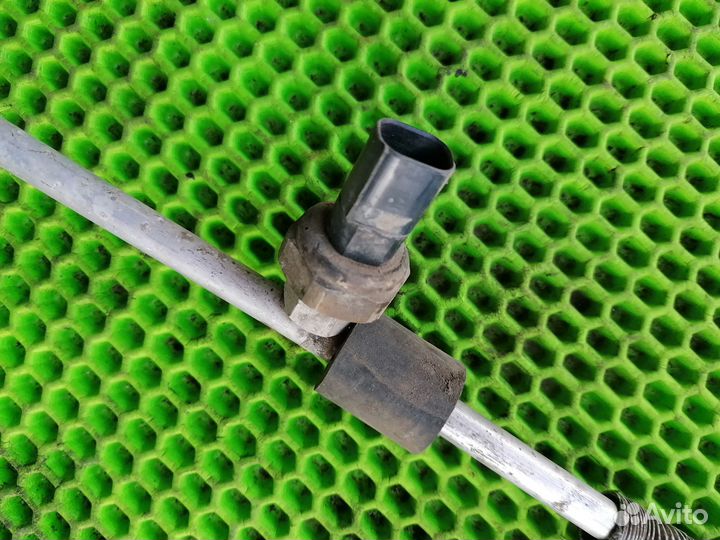 Трубка кондиционера на бмв 7 E66 2001-2008