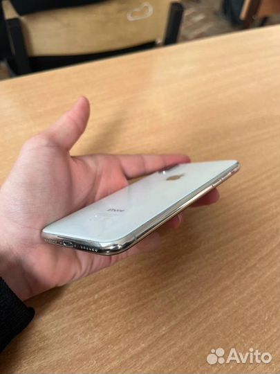 iPhone X, 64 ГБ