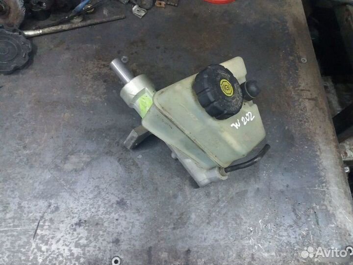 Главный тормозной цилиндр Mercedes-Benz C-Class