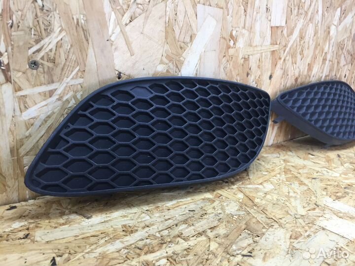 Решетки накладки бампера 2 шт Opel Zafira B