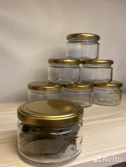 Стекляныые банки 0,25 с крышкой