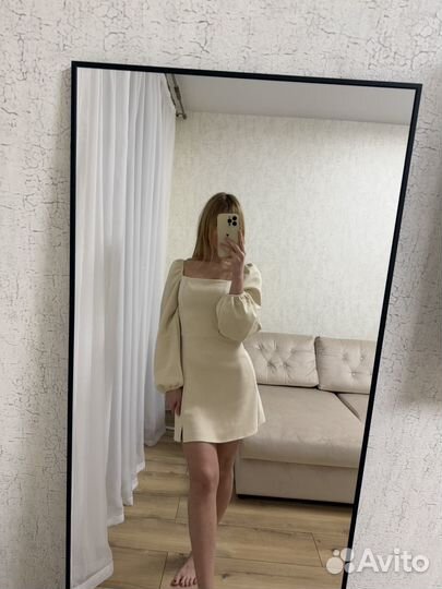 Платье короткое бархатное