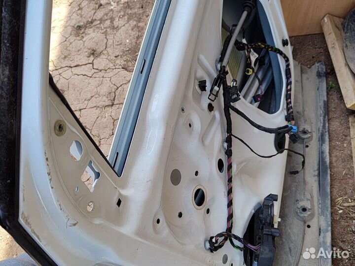 Дверь правая Фольксваген Поло хетчбэк