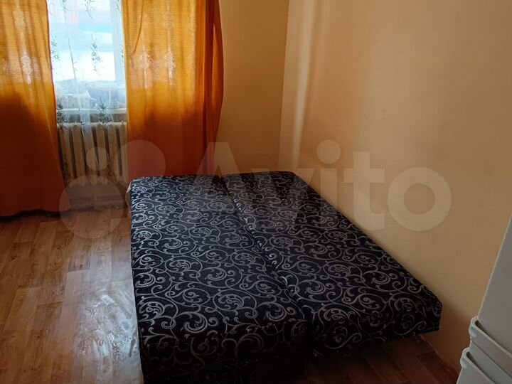 Комната 12 м² в 8-к., 1/5 эт.