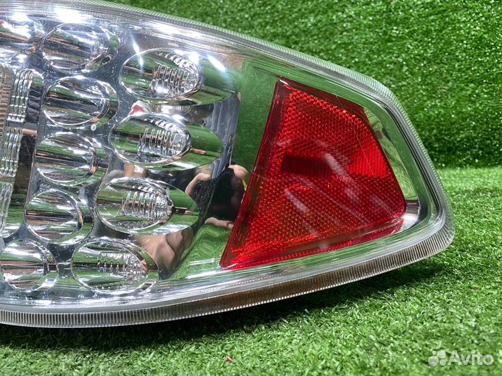 Фонарь внешний задний правый Subaru Impreza GH