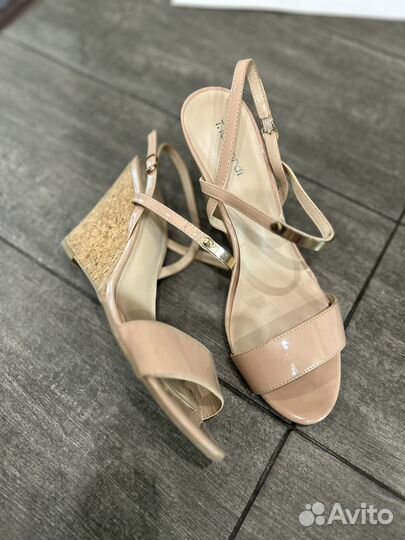 Босоножки 39