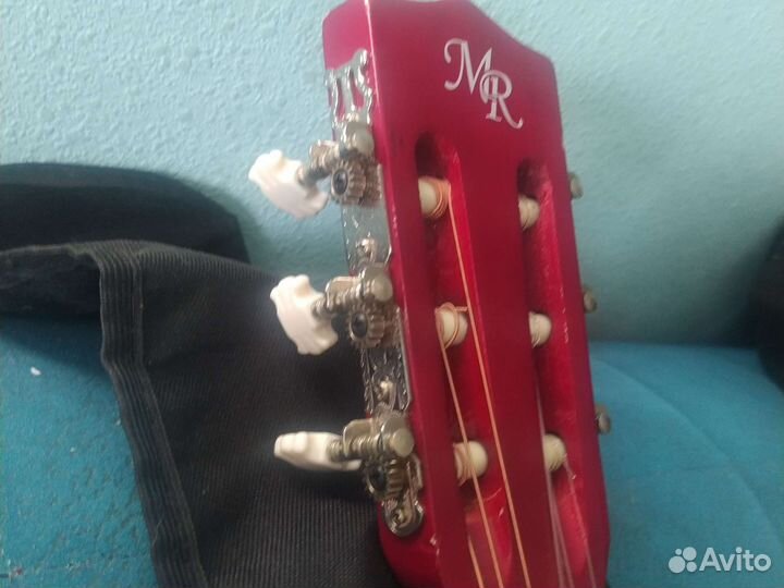 Классическая гитара 1/2