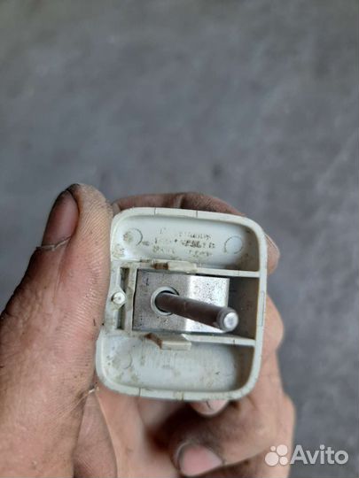 Крепление козырьков Volkswagen Passat B6