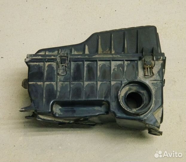 Корпус воздушного фильтра VW Passat B3 (дефект)