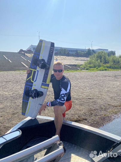 Водные прогулки / прогулки на катере