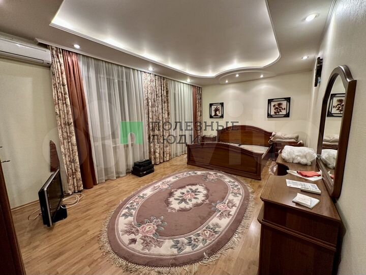 4-к. квартира, 142,4 м², 3/7 эт.