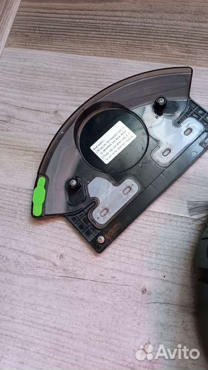 Робот пылесос midea