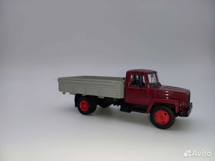 Газ-3307 змз513 бортовой выстовочный темно-красный