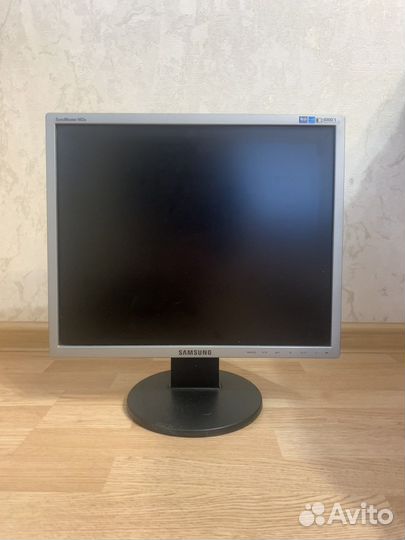 Монитор Samsung