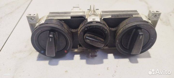 Блок управления печки/климат-контроля Skoda