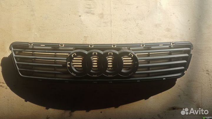 Решетка радиатора Audi A6 C5