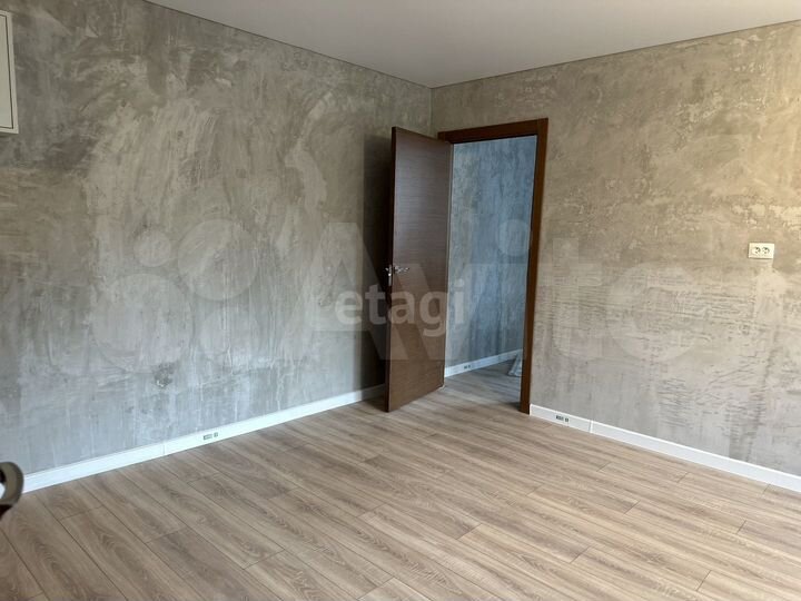 3-к. квартира, 42 м², 3/5 эт.