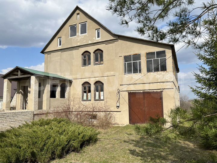 Коттедж 290 м² на участке 25 сот.