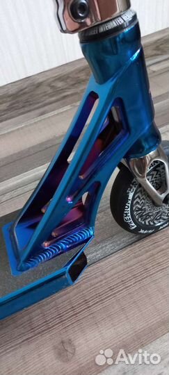 Трюковой самокат plank street