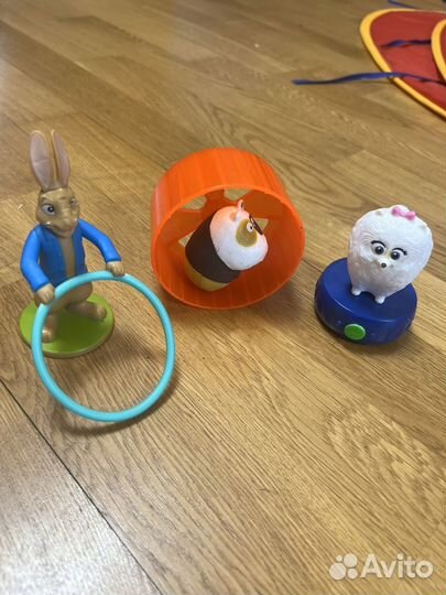 Игрушки McDonald‘s из Макдональдса много