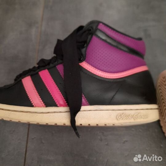 Кроссовки унисекс 41р.Adidas