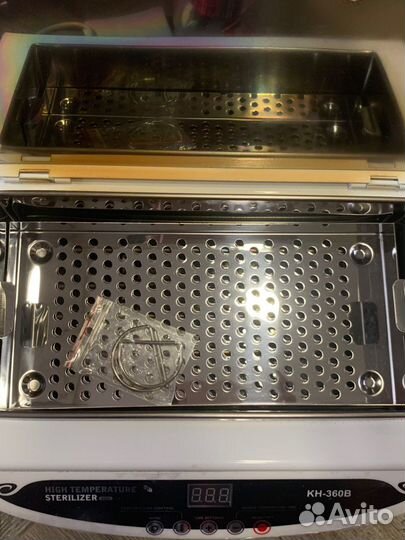 Сухожаровый шкаф для маникюра