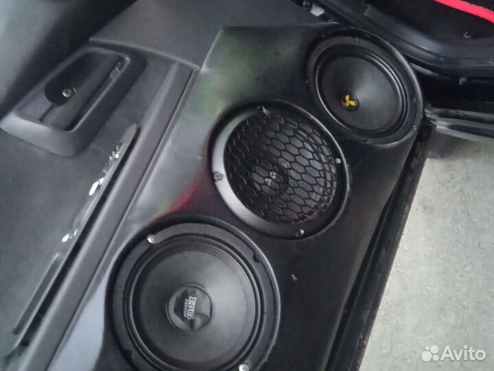 Колонка сабвуфер