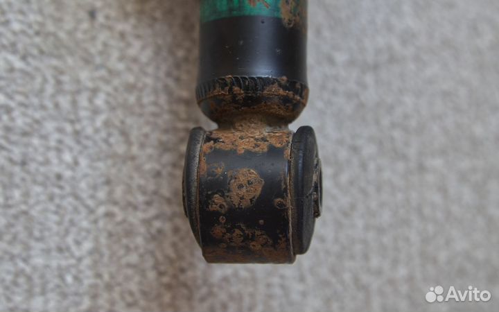 Амортизаторы задние 2 шт от Lancer X оригинал б/у