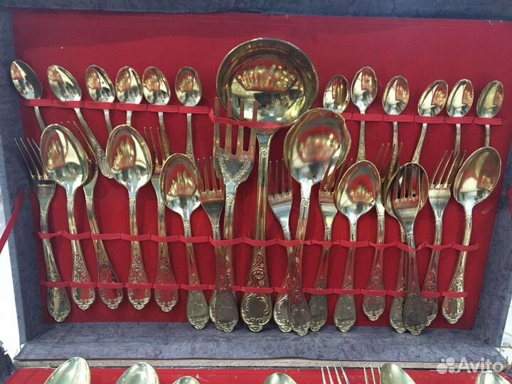 Набор столовых приборов на 12 персон