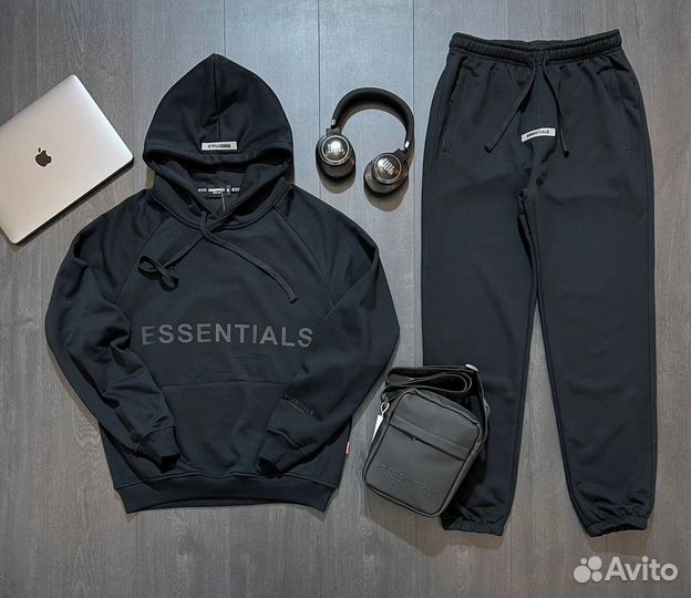 Спортивный костюм essentials